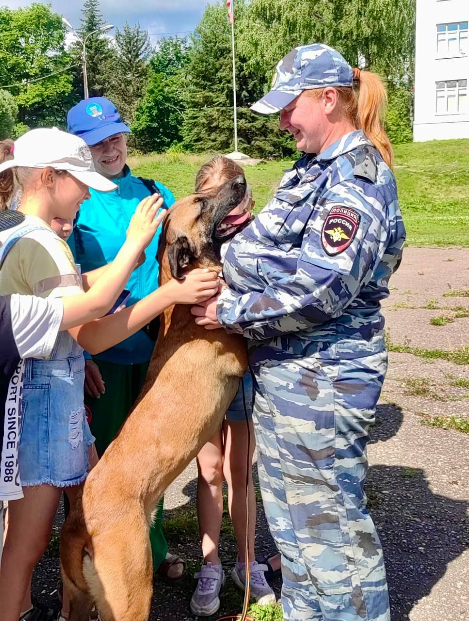 Великолукские кинологи отмечают профессиональный праздник