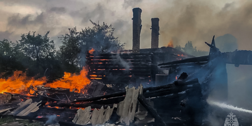 В Великих Луках, Себежском и Усвятском районе из-за грозы вспыхнули три пожара - 2023-08-31 12:05:00 - 1