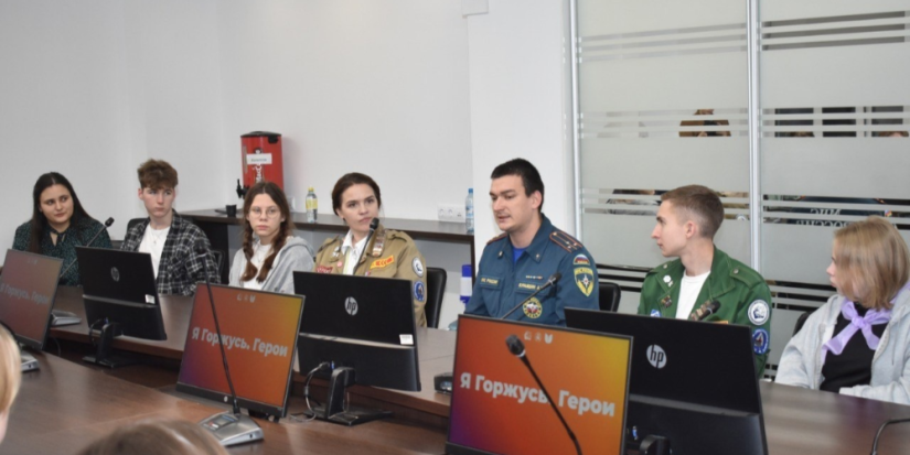 Сотрудники псковского МЧС приняли участие в проекте «Я горжусь. Герои» - 2023-12-08 10:05:00 - 1