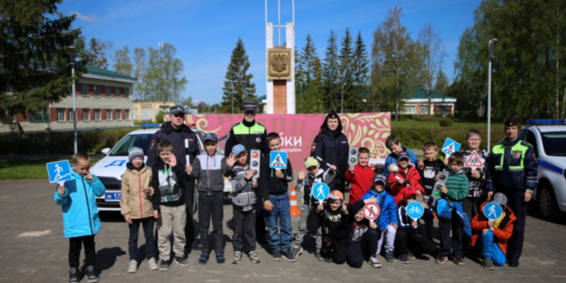 Полицейские Печор встретились с детьми из Белгородской области - 2024-05-10 12:05:00 - 1