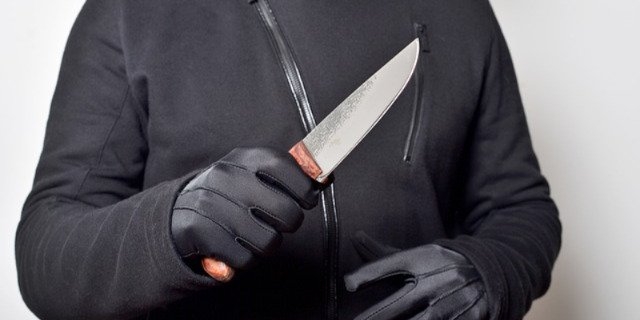 Ревнивец из Новосокольников зарезал своего соперника во время застолья - 2022-10-11 09:35:00 - 1