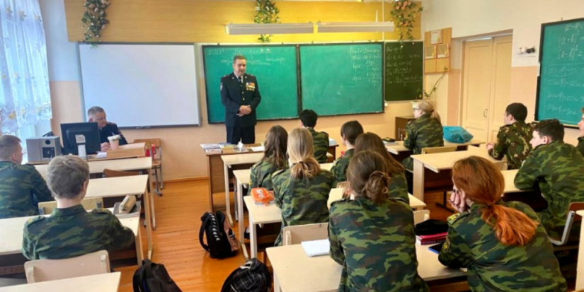 Великолукские полицейские встретились с кадетами - 2023-02-22 09:05:00 - 1