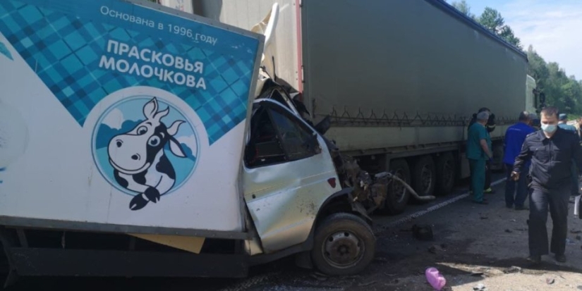 2 человека погибли и один пострадал в ДТП на дороге Санкт-Петербург- Невель - 2021-06-07 15:21:00 - 1