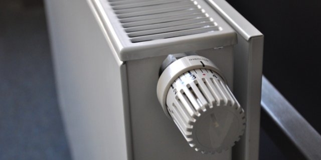 В Великих Луках ведутся работы по запуску тепла в многоквартирные дома - 2021-09-20 09:12:00 - 1