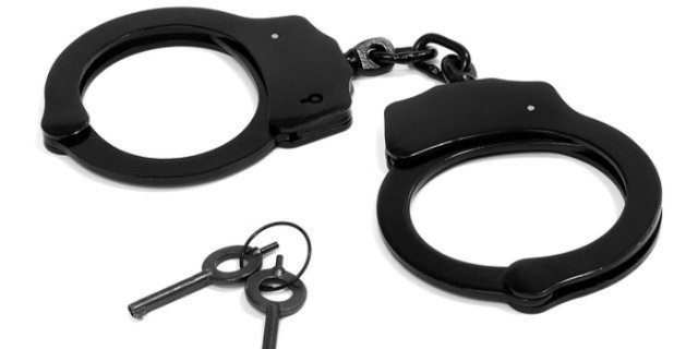 В Псковской мужчине предъявлено обвинение в совершении 80 наркопреступлений - 2021-11-26 08:35:00 - 1