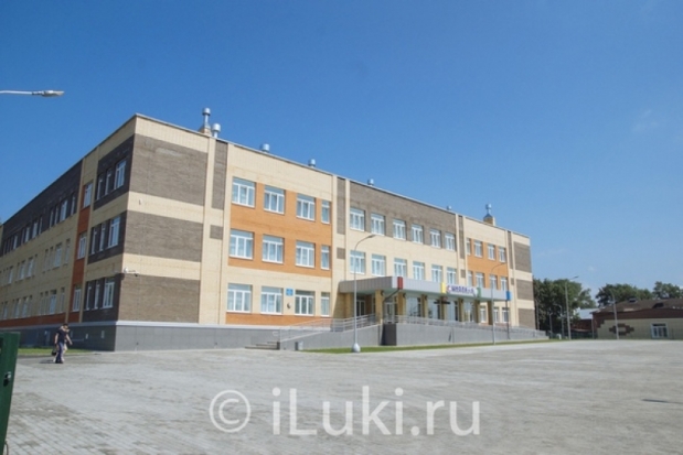 Историческое ВИДЕО: строительство 6-ой школы в Великих Луках за 2 минуты - 2018-10-13 10:22:00 - 1