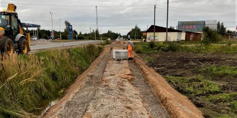 Ремонт тротуаров и монтаж освещения сделают на дороге Великие Луки - Ущицы - 2022-09-19 12:05:00 - 1