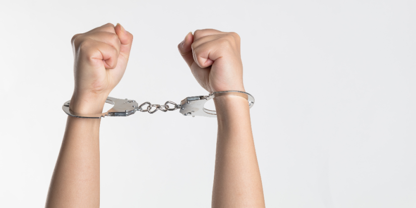 Покинувшего часть контрактника приговорили к пяти с половиной годам колонии - 2023-04-25 19:05:00 - 1