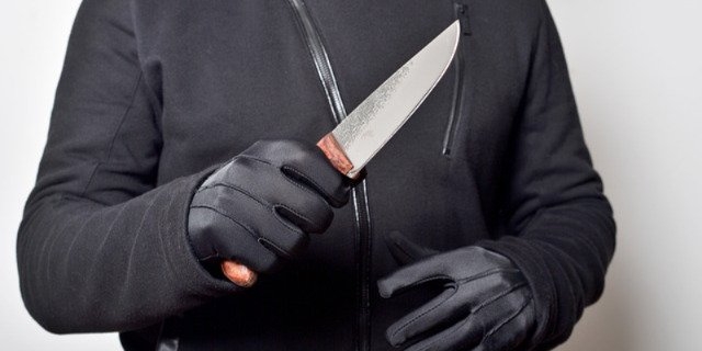 Вооружившись ножом, пскович ограбил магазин - 2022-10-18 15:05:00 - 1