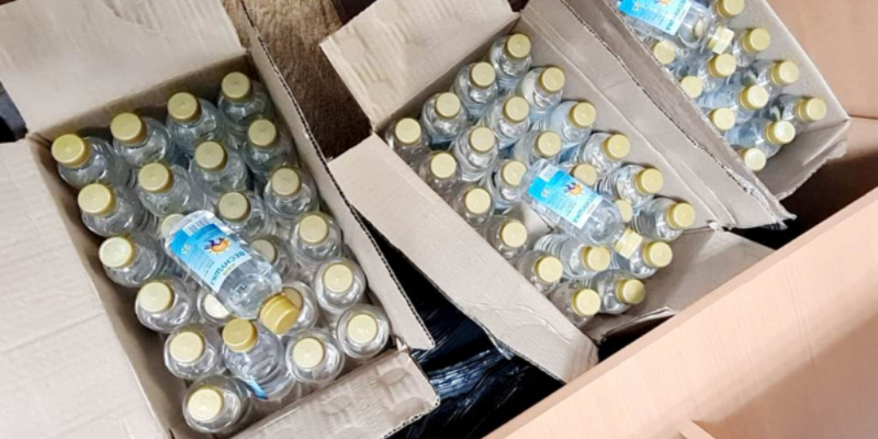 Более двухсот литров пива, водки, портвейна и лосьона изъято в Пскове - 2021-03-04 16:15:00 - 1