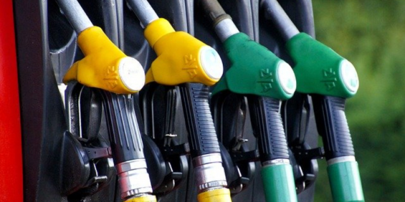 Бензин в России дорожает в пределах инфляции - 2021-03-23 18:30:00 - 1