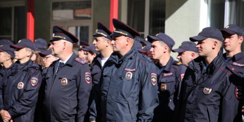 Полиция обеспечивает безопасность на избирательных участках - 2023-09-08 17:35:00 - 1