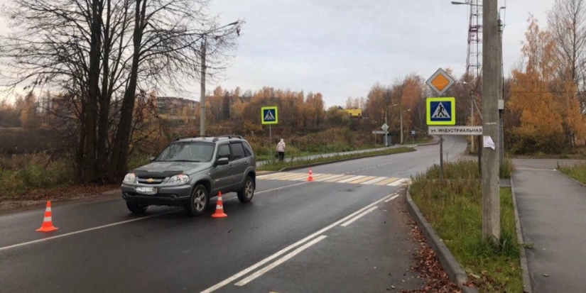 На улице Автомобильной в Великих Луках сбили пешехода - 2022-10-26 14:05:00 - 1
