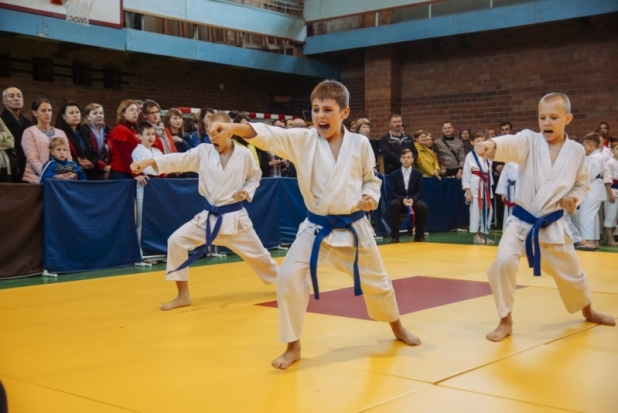 ФОТОрепортаж: в Великих Луках прошло Первенство и Чемпионат города по каратэ WKF - 2018-11-06 09:40:00 - 1