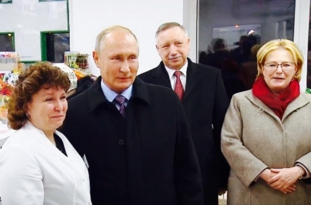 Пенсионерка, случайно встретившаяся с Путиным в петербургской аптеке, оказалась уроженкой Псковской области - 2018-11-22 09:04:00 - 1