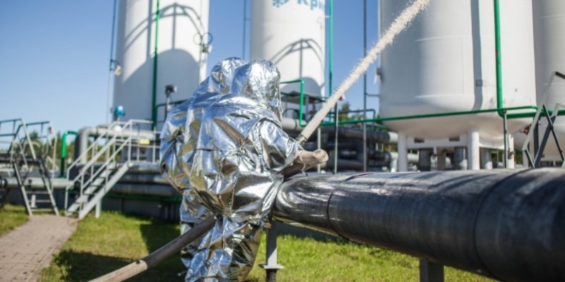 Пожарные провели учения на комплексе сжиженного газа в Пскове - 2022-08-11 17:05:00 - 1
