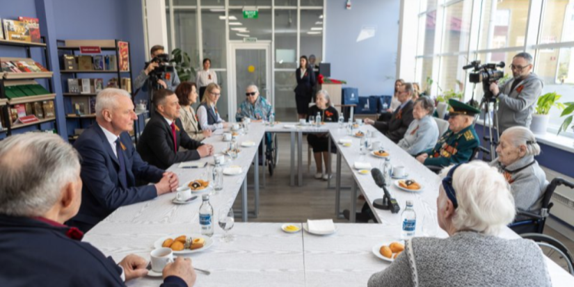 Михаил Ведерников навестил постояльцев социального городка - 2024-05-13 12:05:00 - 1