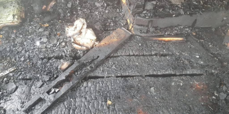 На улице Мирной в Великих Луках произошел пожар - 2021-02-25 11:36:00 - 1