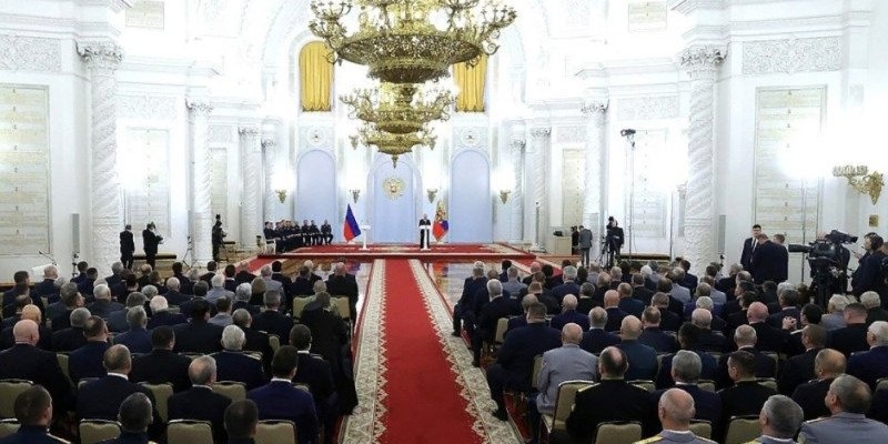 Военнослужащим псковской дивизии ВДВ Владимир Путин вручил звезды Героев России - 2022-12-09 10:05:00 - 1