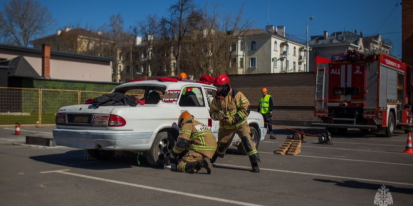 В Пскове одиннадцать команд состязались в ликвидации последствий ДТП - 2023-04-21 17:05:00 - 1