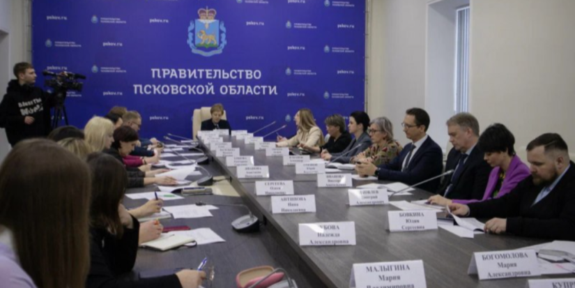 В Правительстве Псковской области обсудили проведение ярмарки трудоустройства - 2024-02-14 14:35:00 - 1