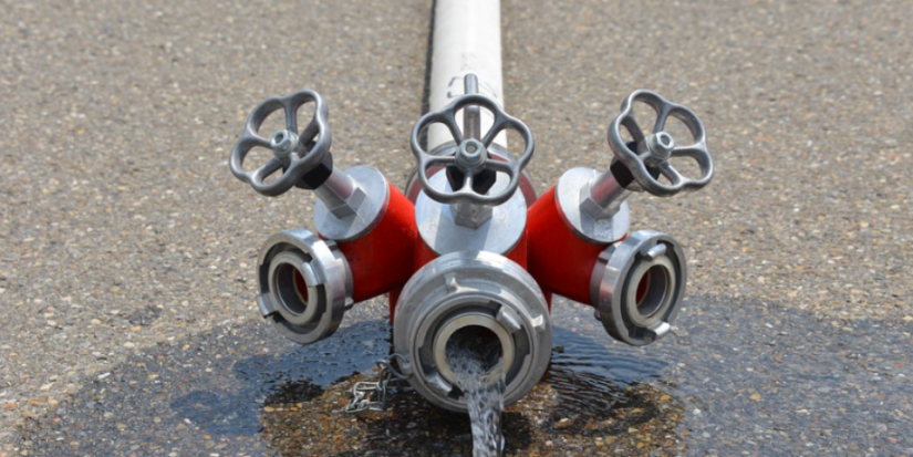 В Пскове произошел пожар из-за короткого замыкания в гирлянде - 2021-04-16 13:21:00 - 1