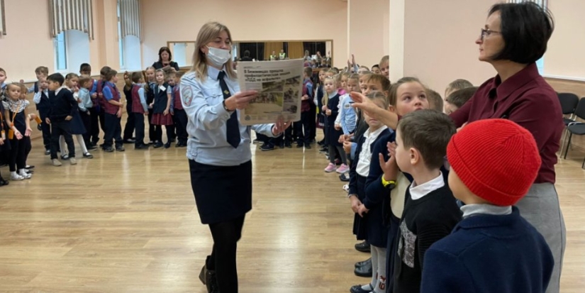 В Великих Луках проводится «Неделя безопасности дорожного движения» - 2021-09-22 17:15:00 - 1