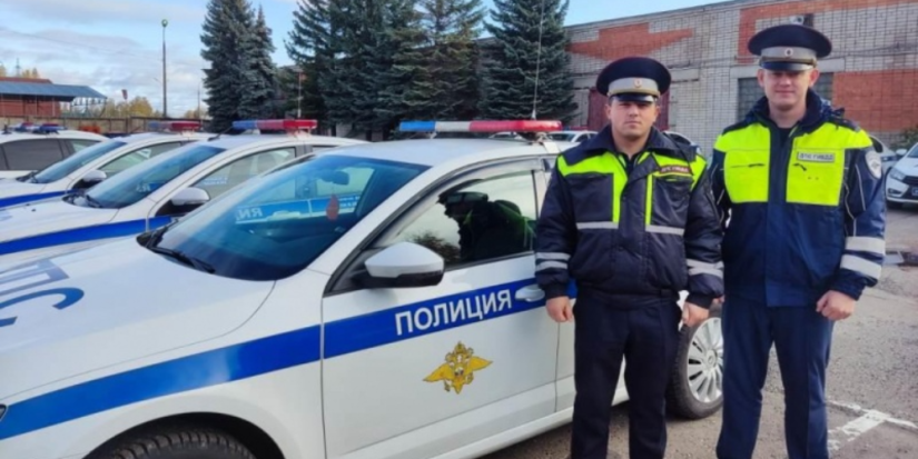Псковские полицейские с мигалками довезли до ветеринарной клиники больную собаку - 2023-10-18 13:05:00 - 1