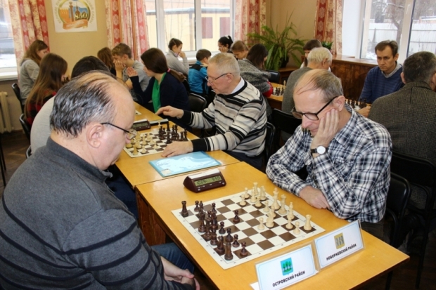 В Великих Луках проходит командный Чемпионат Псковской области по шахматам (+фото) - 2018-12-15 15:04:00 - 1