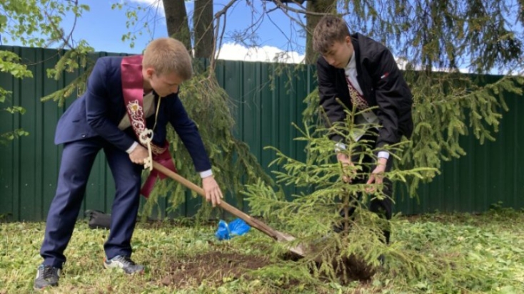 Выпускники Псковской области присоединились к акции «Сад памяти» - 2021-05-26 10:56:00 - 1