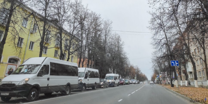 Из-за перекрытой дороги в Великих Луках образовались огромные пробки - 2021-10-12 13:45:00 - 1