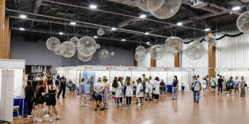 Второй этап Всероссийской ярмарки трудоустройства прошел в Псковской области - 2023-06-27 10:05:00 - 1