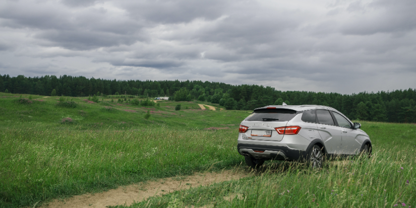 За полгода россияне купили почти 144 тысячи автомобилей Lada - 2023-07-08 17:05:00 - 1