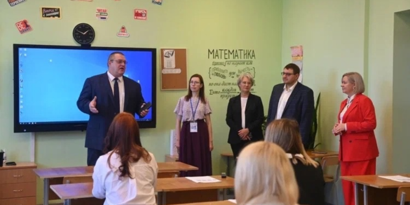 В психолого-педагогических классах школ Пскова прошли первые занятия - 2023-09-19 12:05:00 - 1