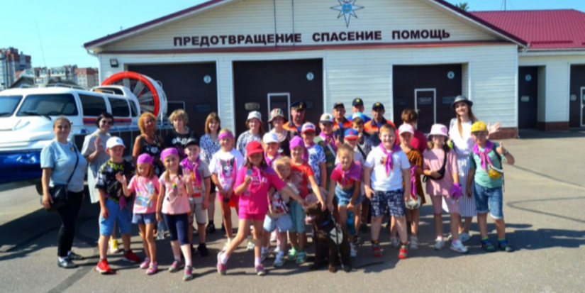Дети побывали в гостях у псковских спасателей - 2023-08-20 09:05:00 - 1