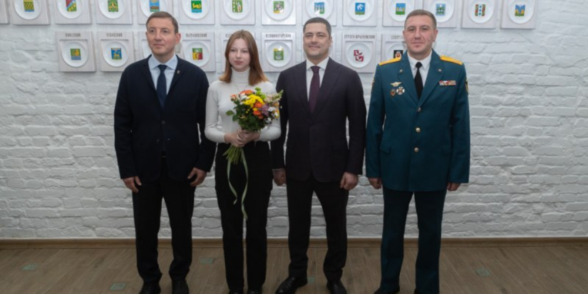 Студентке из Опочки вручили медаль Совета Федерации «За проявленное мужество» - 2023-11-07 11:10:00 - 1