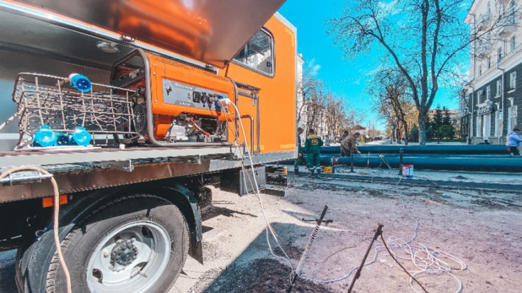 В Пскове на Октябрьском проспекте меняют тепловые сети - 2021-05-12 11:43:00 - 1