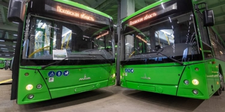 С 1 июля в Великих Луках начнут курсировать автобусы большого класса - 2021-06-24 10:45:37 - 1