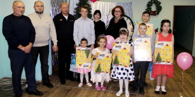 В Пскове полицейские и общественники приняли предновогоднюю эстафету - 2022-12-29 08:35:00 - 1