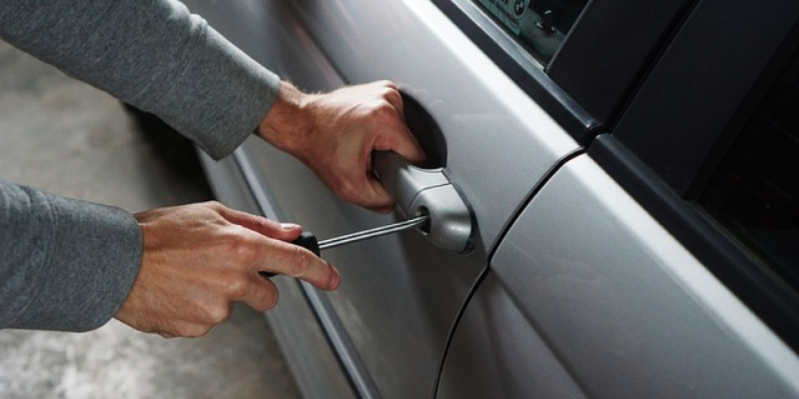 В Острове двое подростков угнали «Ниву» - 2021-03-15 12:31:00 - 1