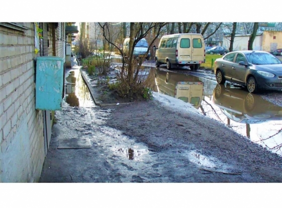 О жизни в Великих Луках: «Лужи и ямы. Два года бездействия» (ФОТО) - 2018-08-18 20:11:00 - 1