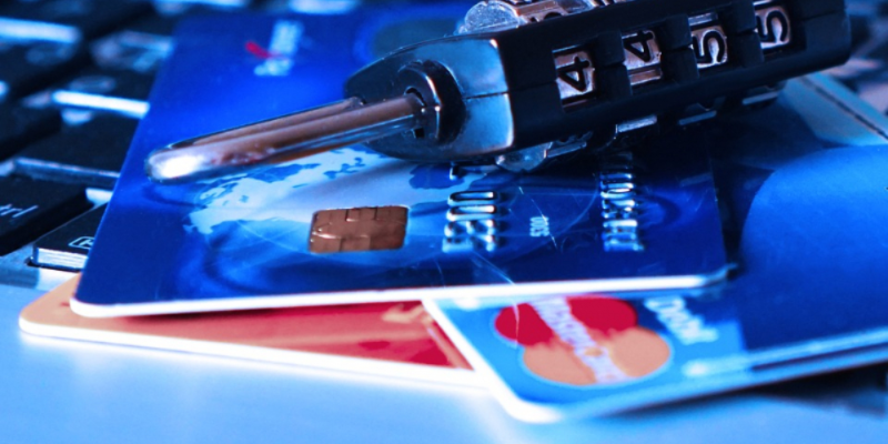 Мошенник обманул великолучанку на 200 тысяч - 2021-02-19 16:46:00 - 1