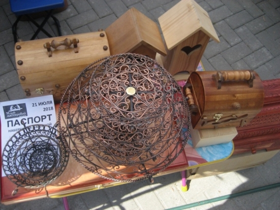 Изделия ручного труда осужденных ИК из Псковского района и Великих Лук выставлялись на ярмарке «Псков Мастеровой» (ФОТО) - 2018-07-27 07:45:00 - 1