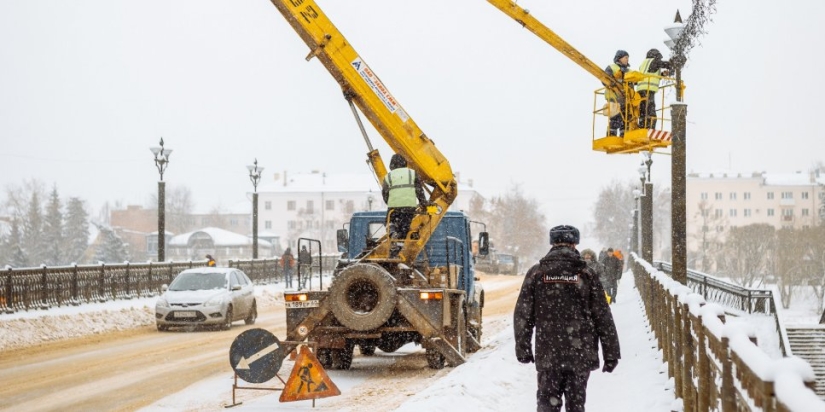 Демонтаж новогодних украшений в Великих Луках начнется в конце января - 2022-01-10 15:40:00 - 1