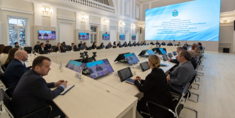 Михаил Ведерников усиливает работу с обращениями граждан - 2023-12-02 19:05:00 - 1