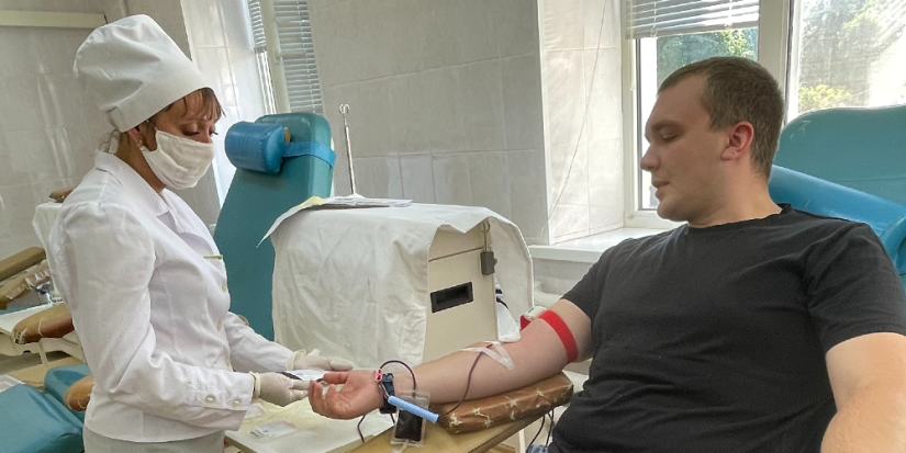 Псковские росгвардейцы приняли участие в добровольной сдачи крови - 2023-06-14 17:05:00 - 1