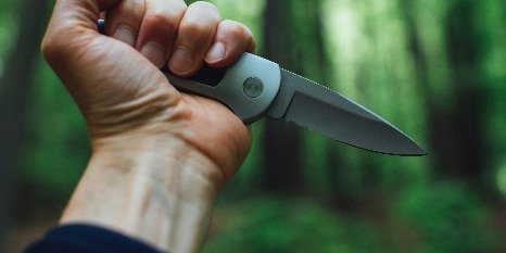 В Порховском районе женщина пыталась убить сожителя из-за ревности - 2022-09-30 13:35:00 - 1