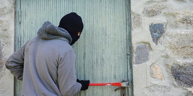 Кража 24 чугунных радиаторов раскрыта в Новосокольническом районе - 2022-05-17 14:05:00 - 1