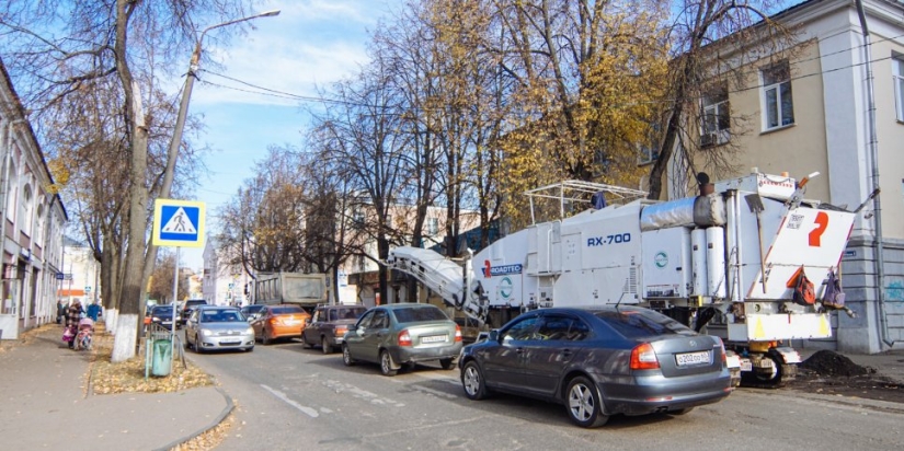 В Великих Луках для прокладки подземного газопровода перекрывают улицу Некрасова - 2021-10-11 14:31:00 - 1