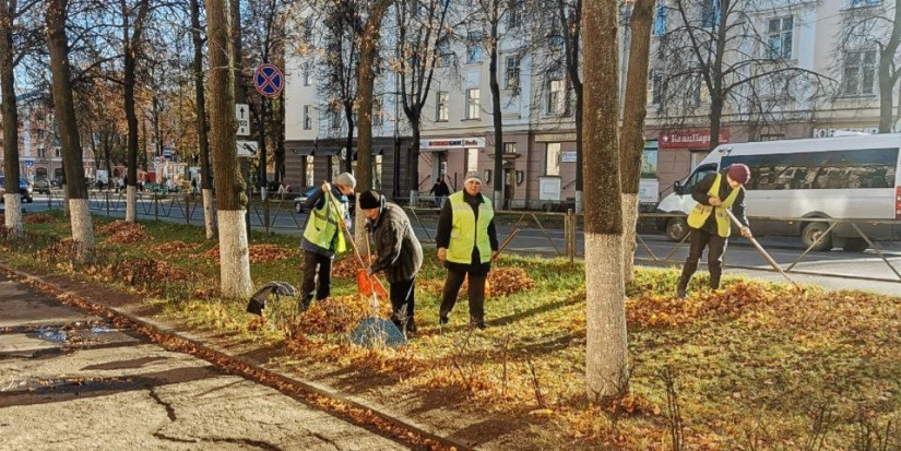 В Великих Луках проходит месячник по благоустройству - 2022-10-18 11:38:09 - 1